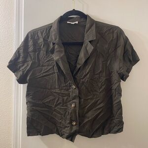 Lou & Grey Cropped Short Button Front Blouse- Olive Green Small